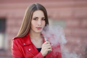 Bị tinh dầu Vape dính vào da có sao không?