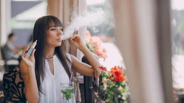 Vape sạc không vào pin do đâu?￼