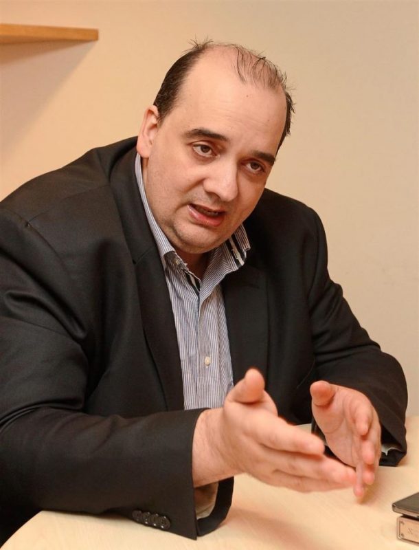 Tiến sĩ Konstantinos Farsalinos